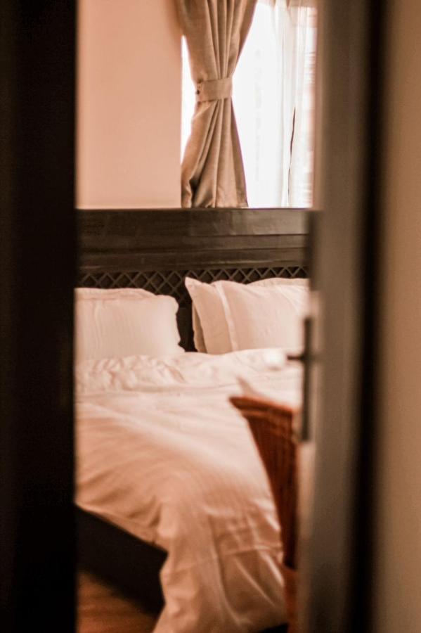 Pancha Buddha Service Apartments And Rooms กาฐมาณฑุ ภายนอก รูปภาพ