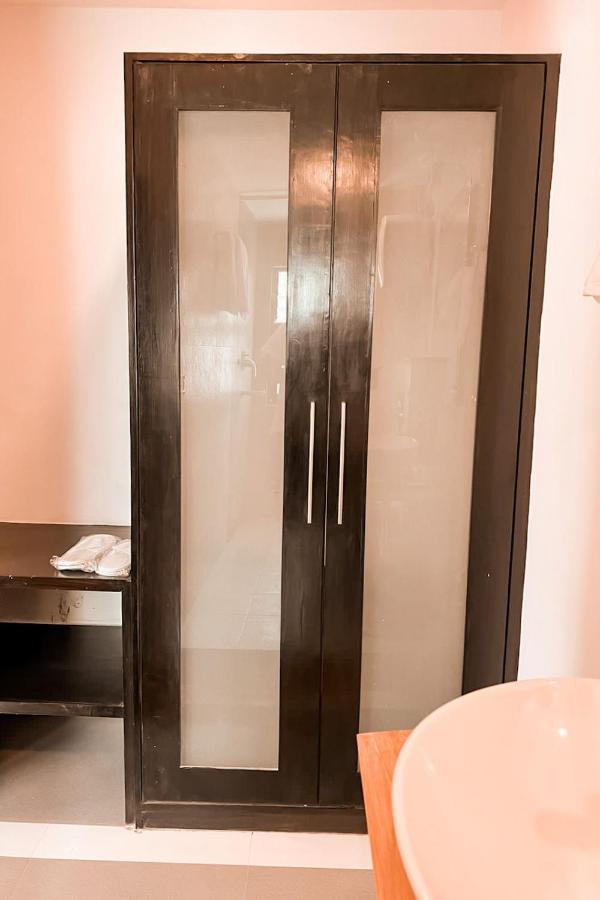 Pancha Buddha Service Apartments And Rooms กาฐมาณฑุ ภายนอก รูปภาพ