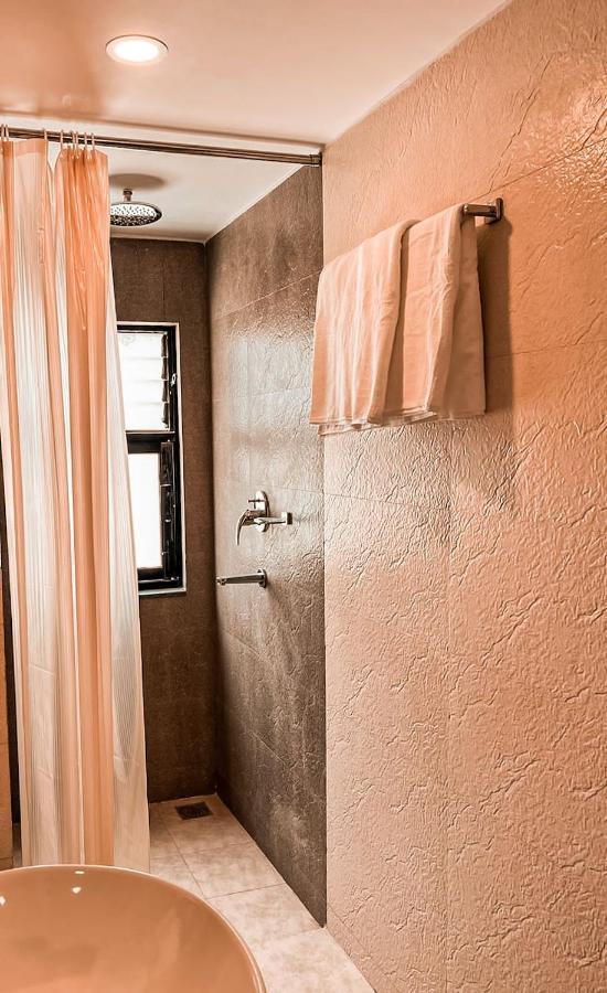 Pancha Buddha Service Apartments And Rooms กาฐมาณฑุ ภายนอก รูปภาพ